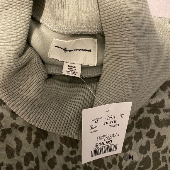 American Eagle Turtle Neck Sweater - Picture 5 of 5